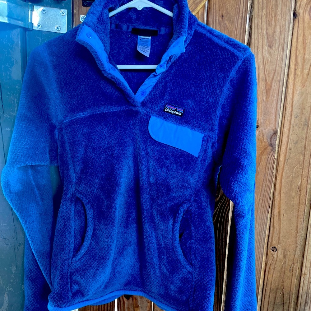 Patagonia pullover, size small